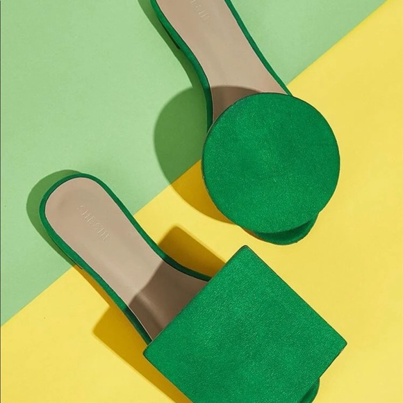 Slippers - Picture 1 of 6